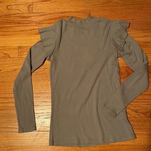 Crown and ivy long sleeve top